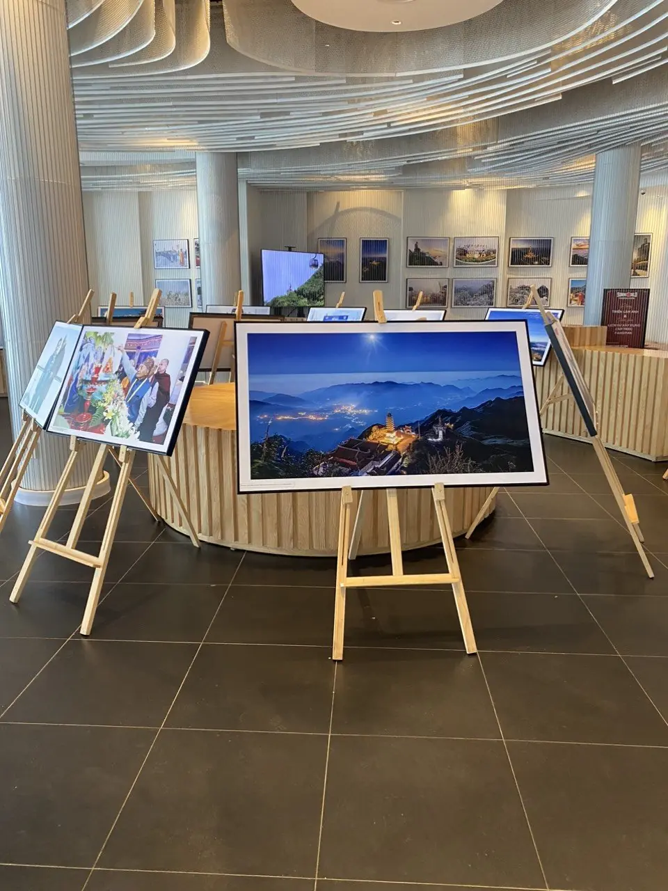 FARM PRO - GÍA ĐỠ KHUNG TRANH